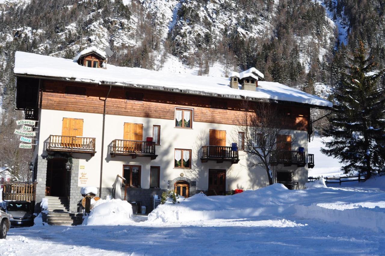 Hotel Flora Alpina Gressoney-Saint-Jean Eksteriør bilde